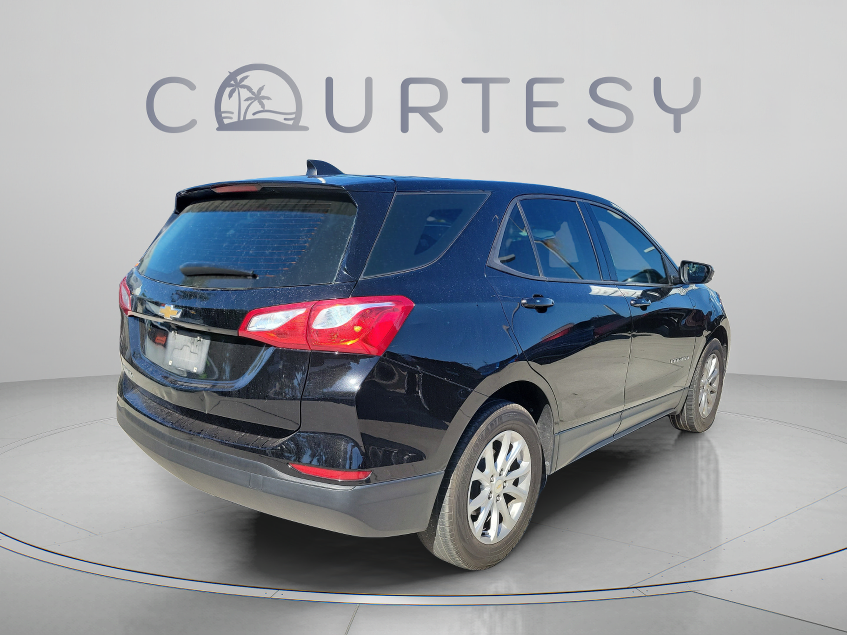 Used 2019 Chevrolet Equinox LS FWD image 3