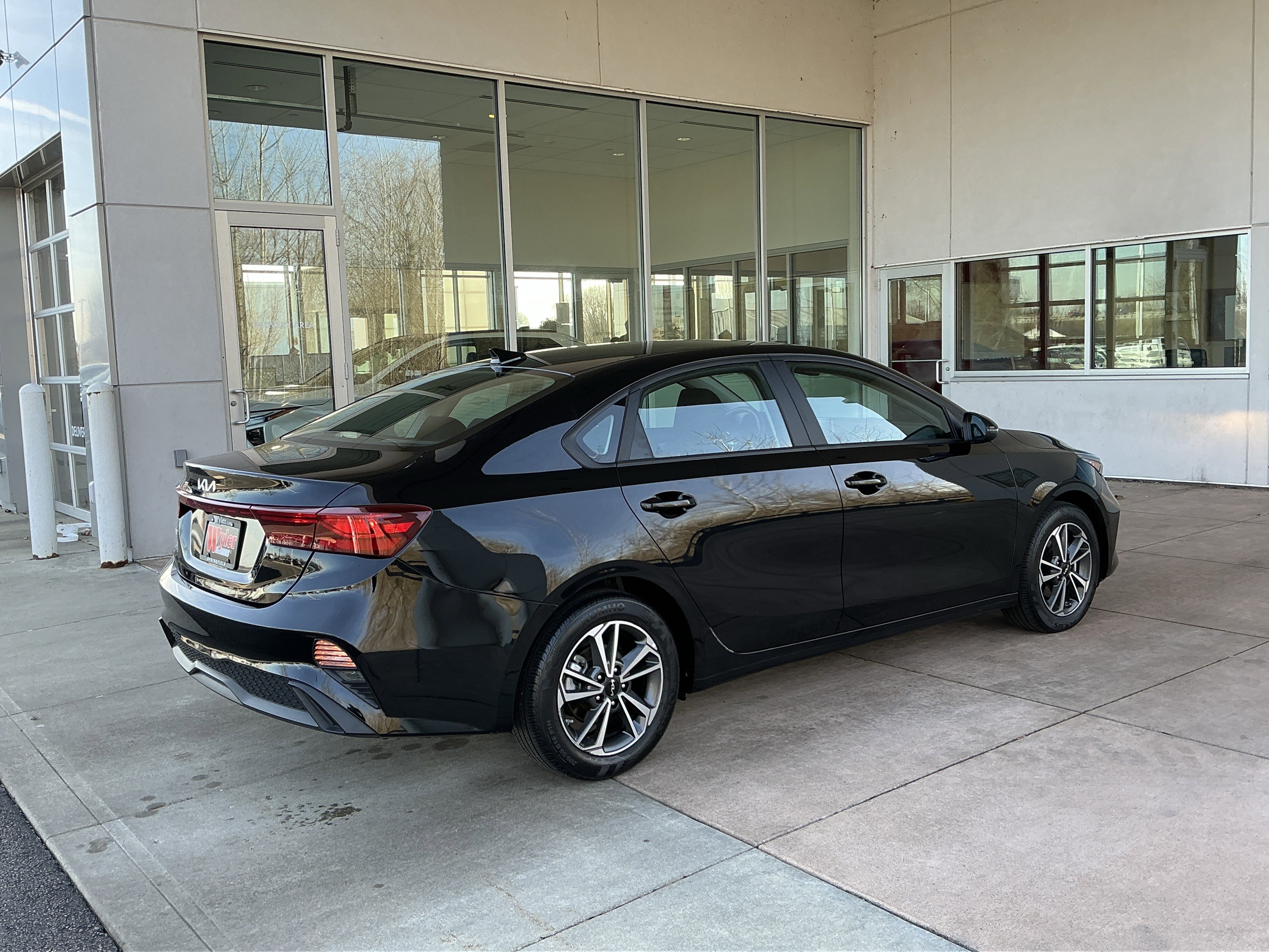 Used 2023 Kia Forte LXS w/ LXS Technology Package image 22