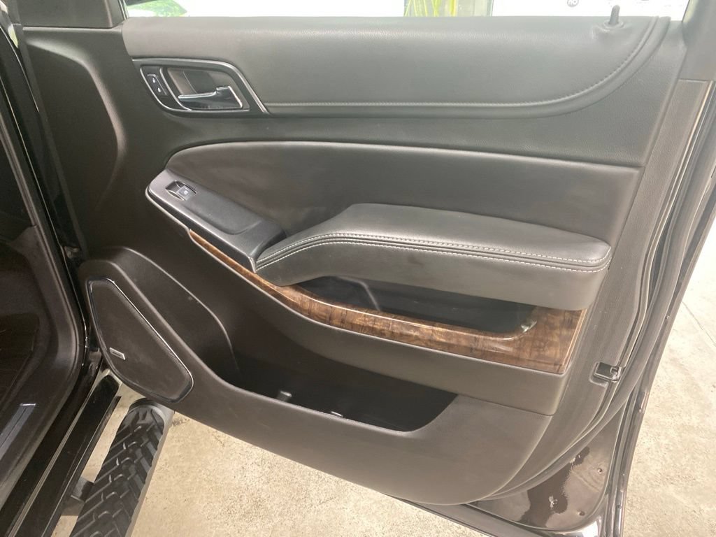 Used 2020 Chevrolet Tahoe LT w/ Luxury Package AWD/4WD image 27