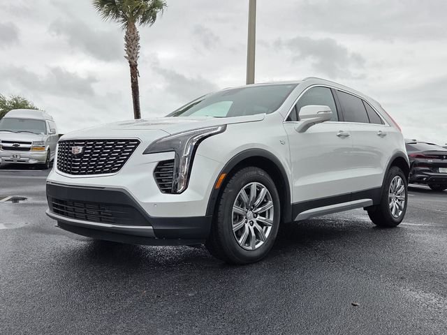Used 2023 Cadillac XT4 Premium Luxury w/ Enhanced Visibility Package FWD image 2