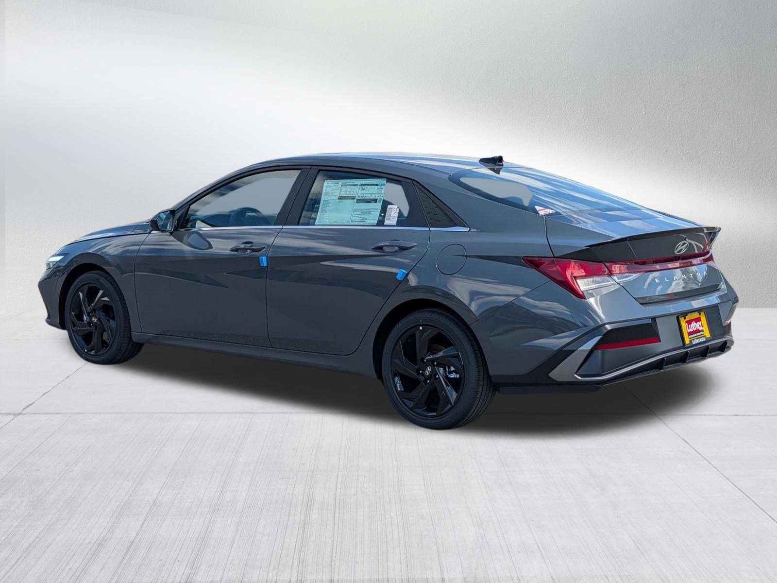 New 2026 Hyundai Elantra SEL Sport FWD image 3