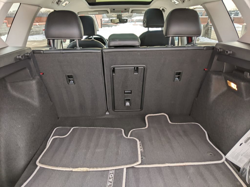 Certified 2023 Volkswagen Taos SEL image 27