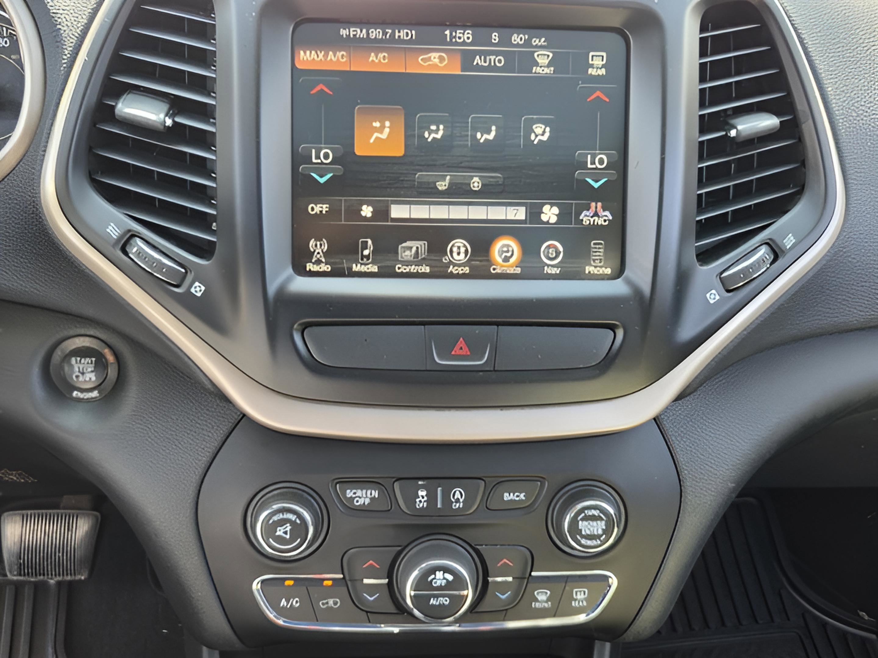 Used 2015 Jeep Cherokee Limited image 22