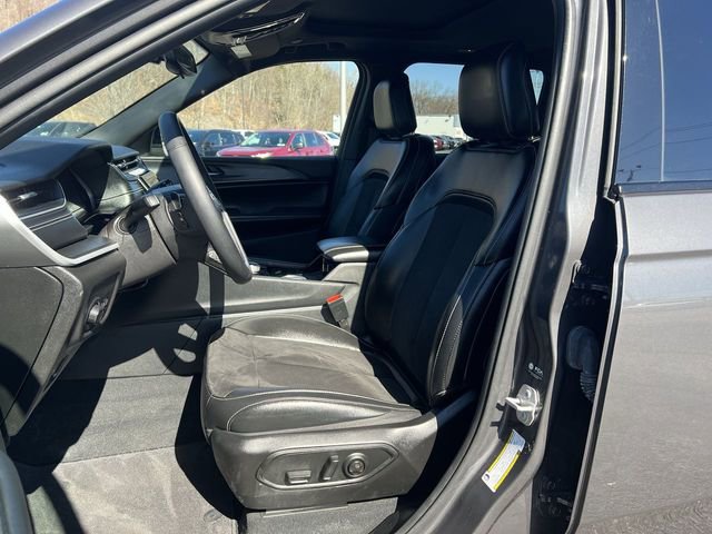 Used 2023 Jeep Grand Cherokee Altitude image 15