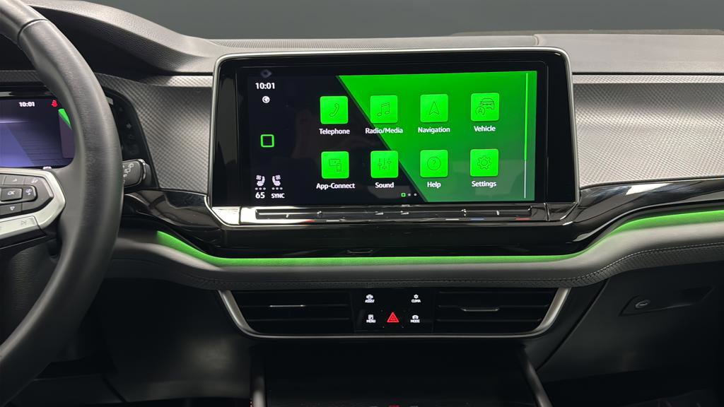 Used 2025 Volkswagen Atlas Peak Edition SE image 13