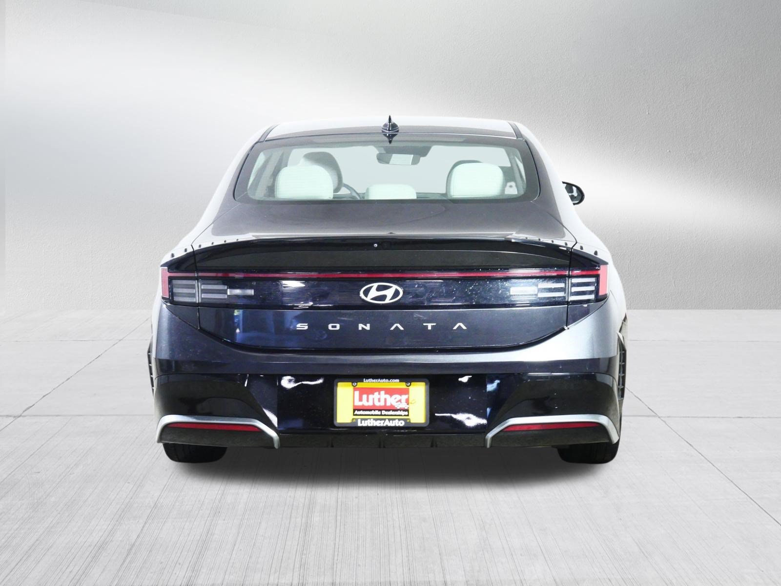 Used 2025 Hyundai Sonata SEL FWD image 6
