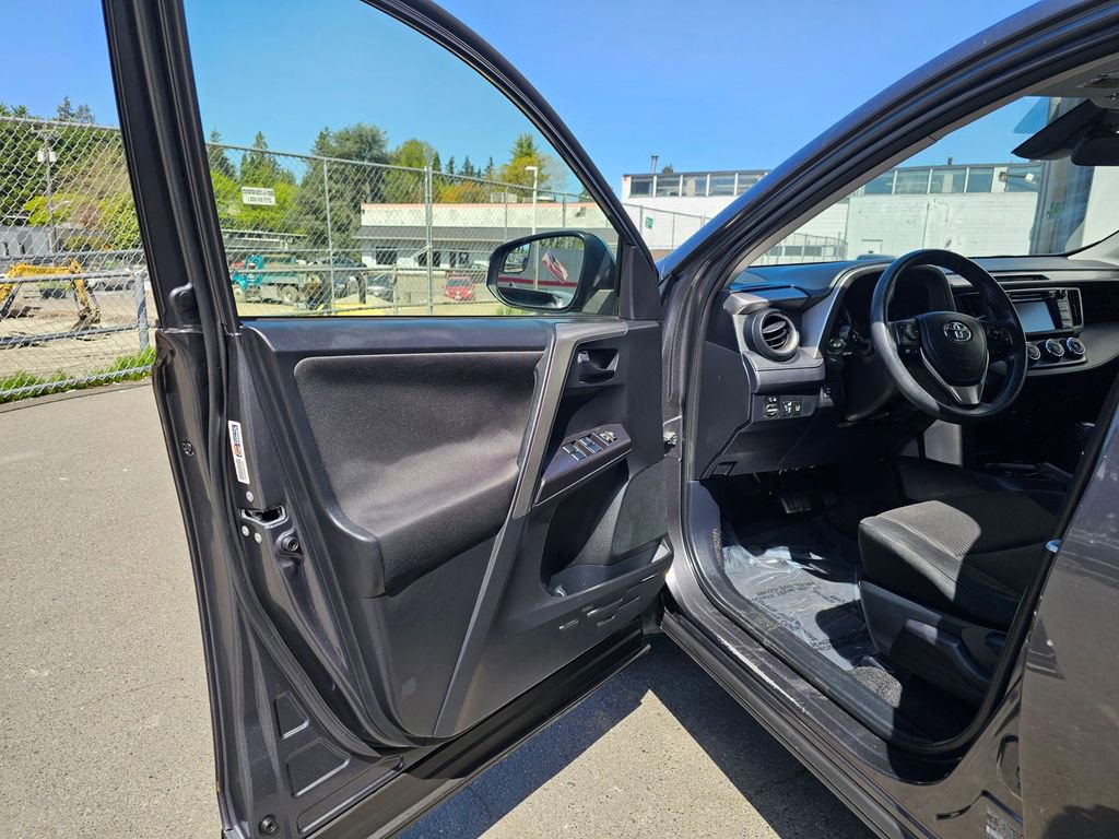 Used 2017 Toyota RAV4 LE w/ All Weather Liner Package AWD/4WD image 18