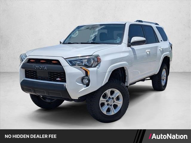 Used 2020 Toyota 4Runner SR5 AWD/4WD video 1