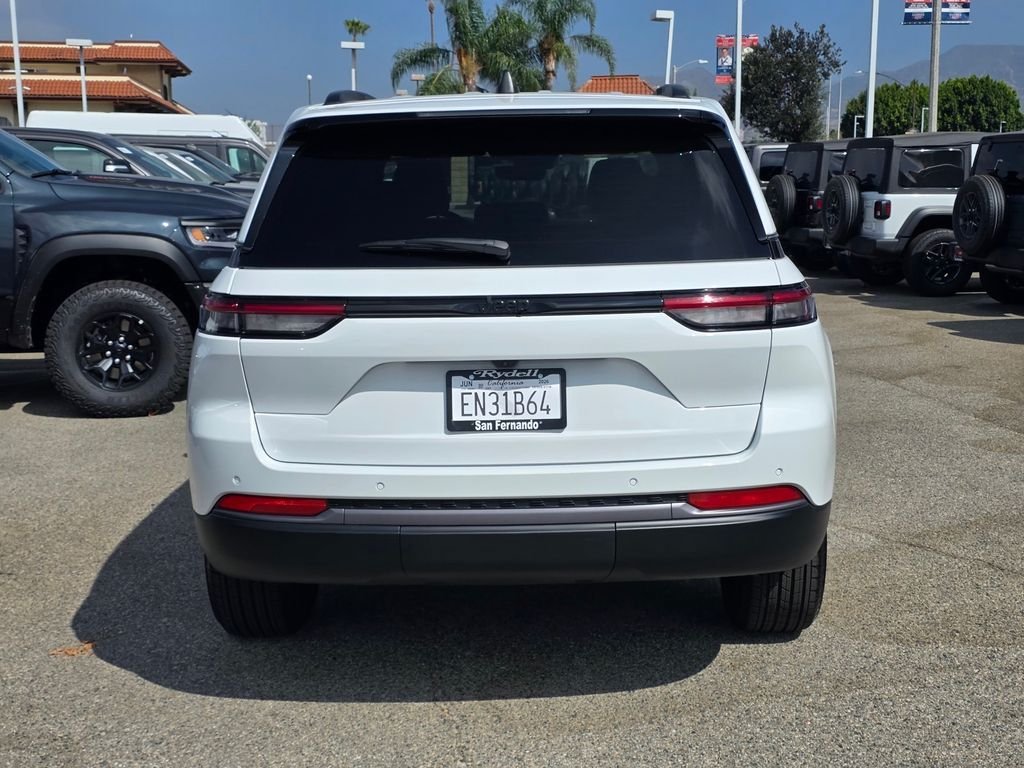 New 2026 Jeep Grand Cherokee Altitude RWD image 5