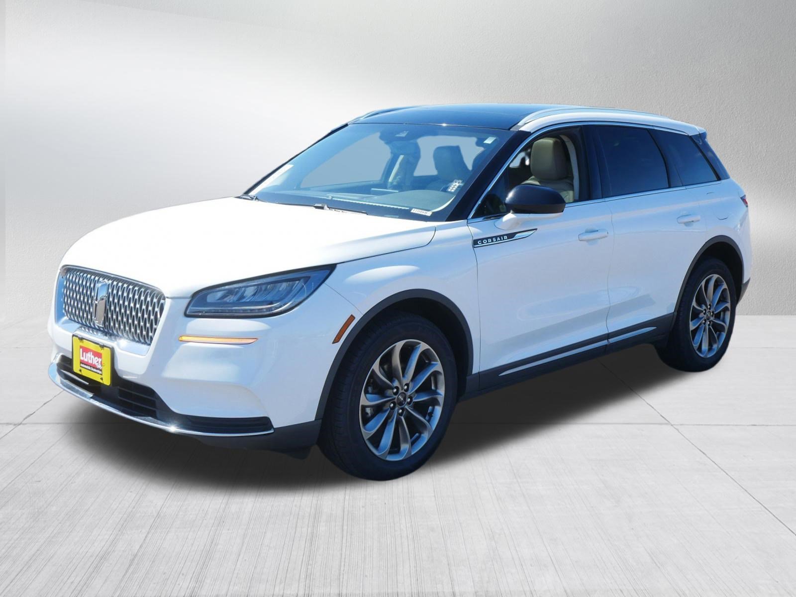 Used 2021 Lincoln Corsair AWD w/ Premium Package image 3