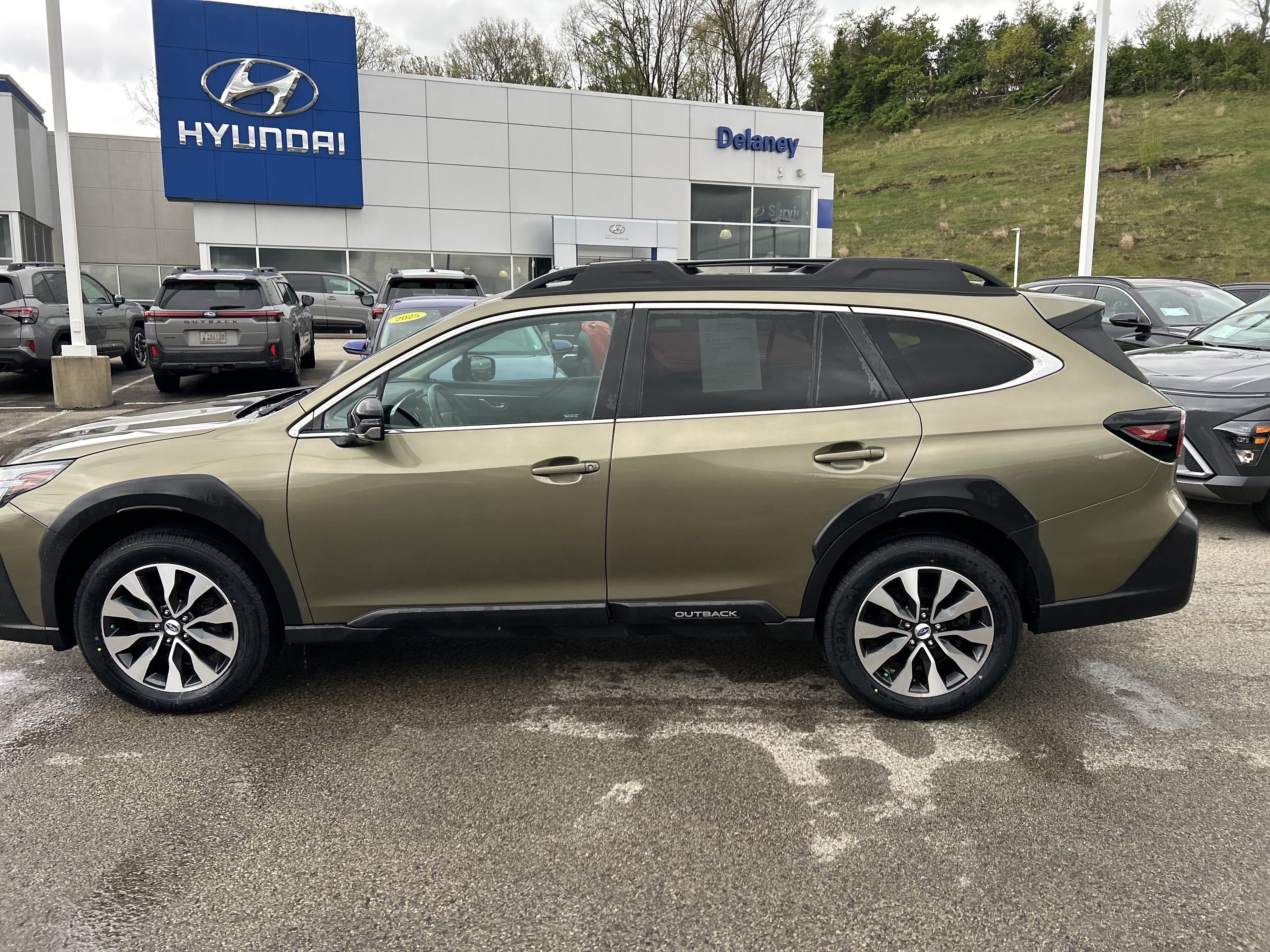 Used 2024 Subaru Outback Limited AWD/4WD image 19