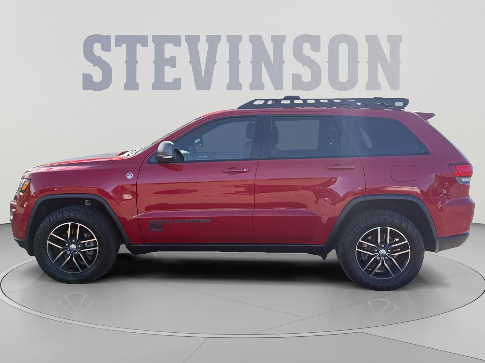Used 2018 Jeep Grand Cherokee Trailhawk w/ Trailhawk Luxury Group AWD/4WD image 2