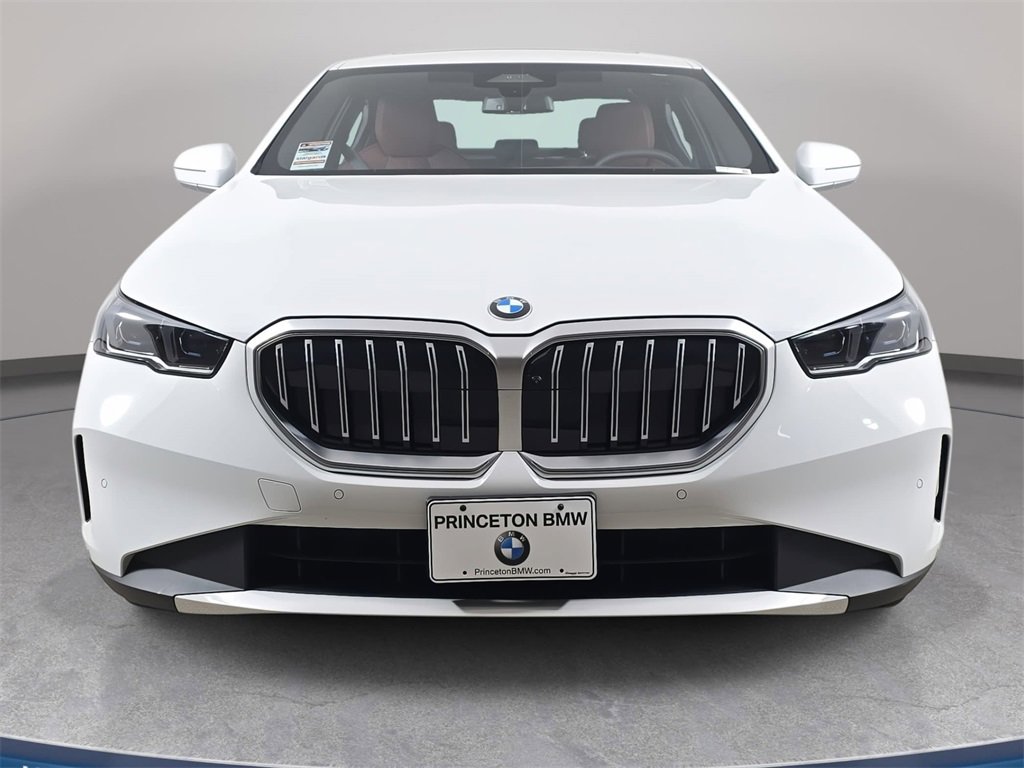 Used 2026 BMW 530i xDrive w/ Premium Package image 3