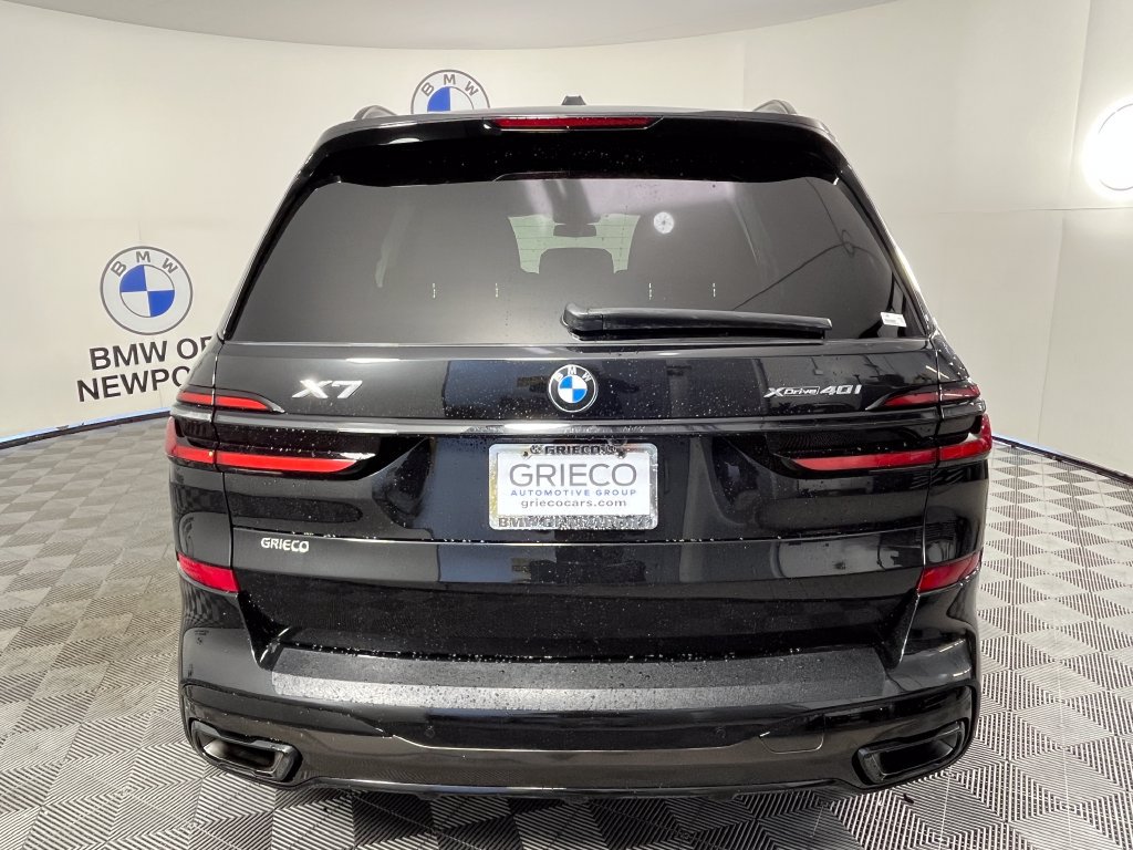 Used 2024 BMW X7 xDrive40i w/ M Sport Package AWD/4WD image 12