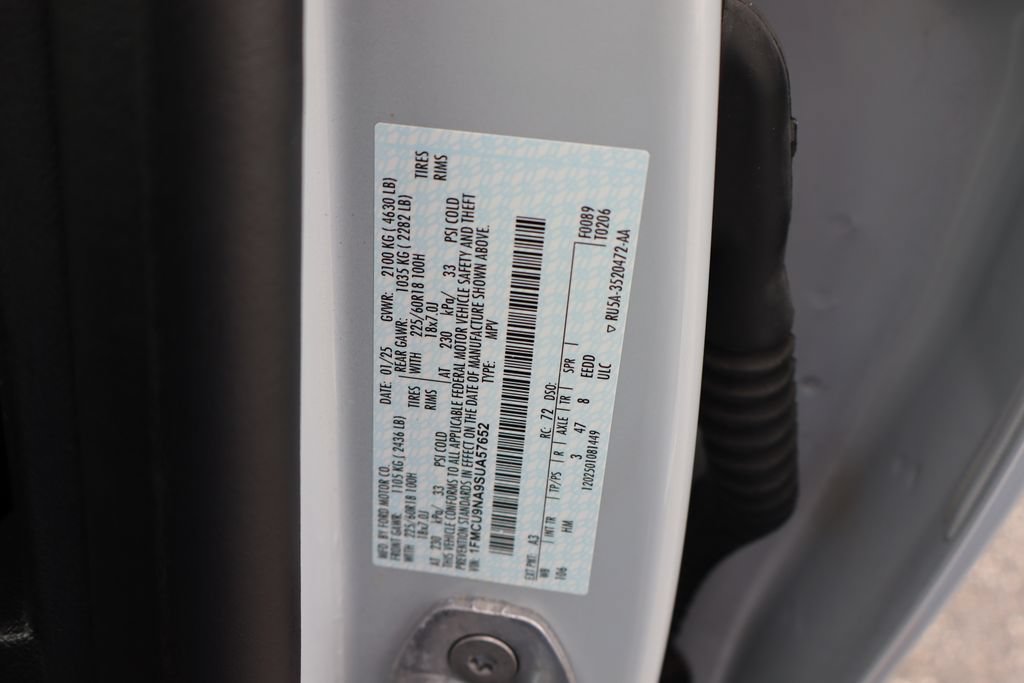 Used 2025 Ford Escape ST-Line Select AWD/4WD image 35
