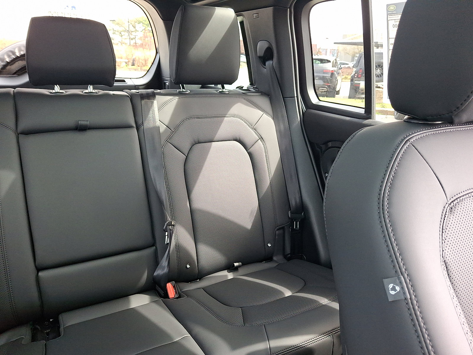 New 2026 Land Rover Defender 110 X-Dynamic SE AWD/4WD image 17
