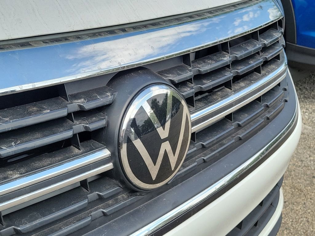 Used 2024 Volkswagen Jetta SE w/ Panoramic Sunroof Package FWD image 5