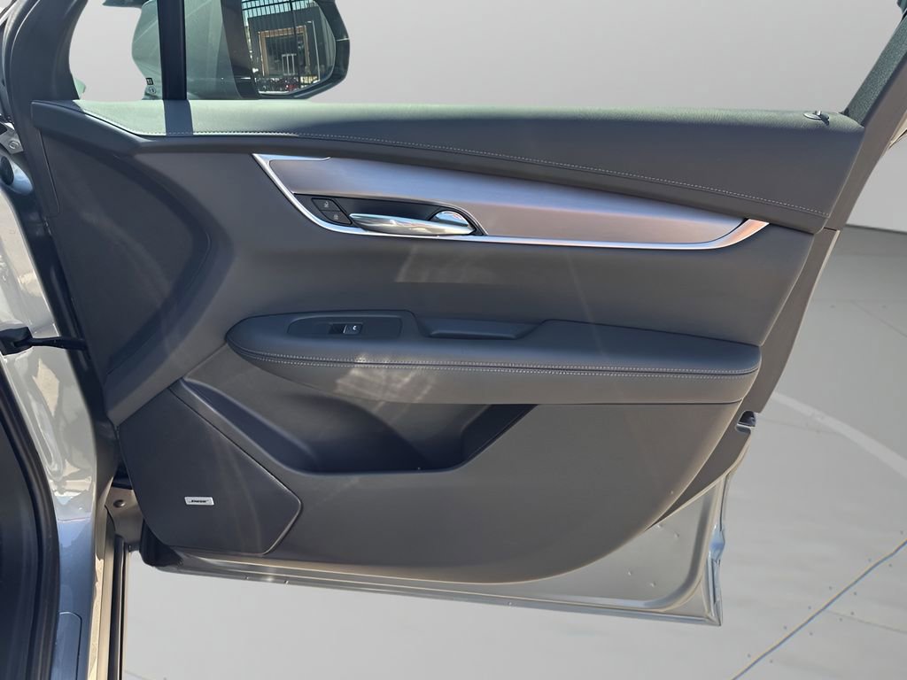 New 2025 Cadillac XT6 Luxury image 13
