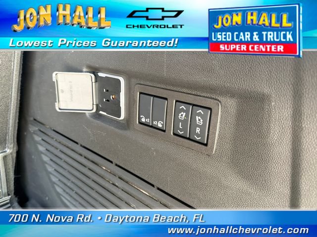 Used 2025 Chevrolet Tahoe High Country AWD/4WD image 12