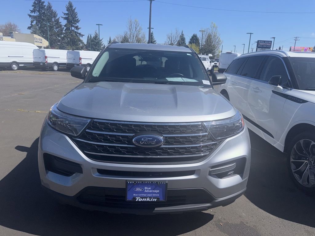 Used 2023 Ford Explorer XLT w/ Class IV Trailer Tow Package image 2