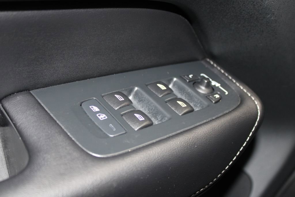 Used 2023 Volvo XC60 B6 Ultimate image 40