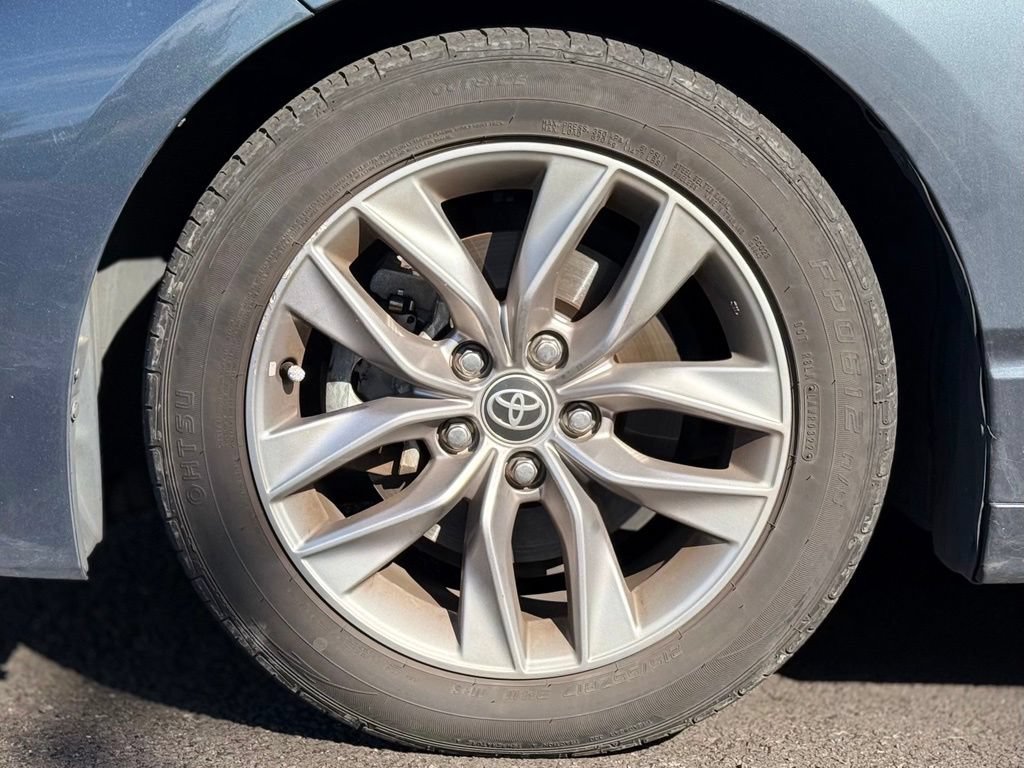 Used 2021 Toyota Avalon XLE FWD image 9