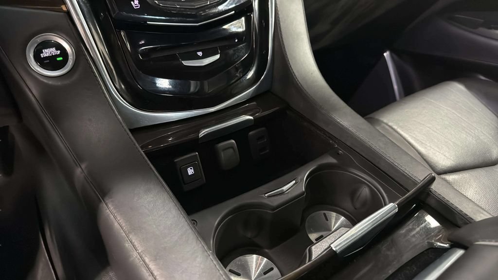 Used 2017 Cadillac Escalade Platinum AWD/4WD image 30