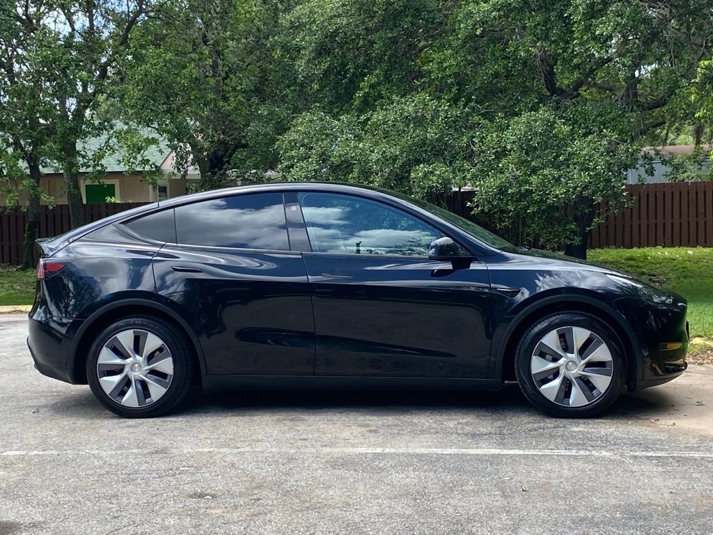 Used 2023 Tesla Model Y Long Range image 11