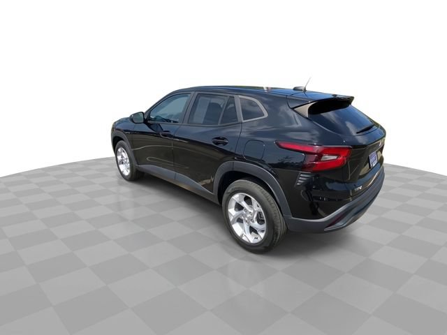 Used 2024 Chevrolet Trax LS w/ LS Convenience Package FWD image 8