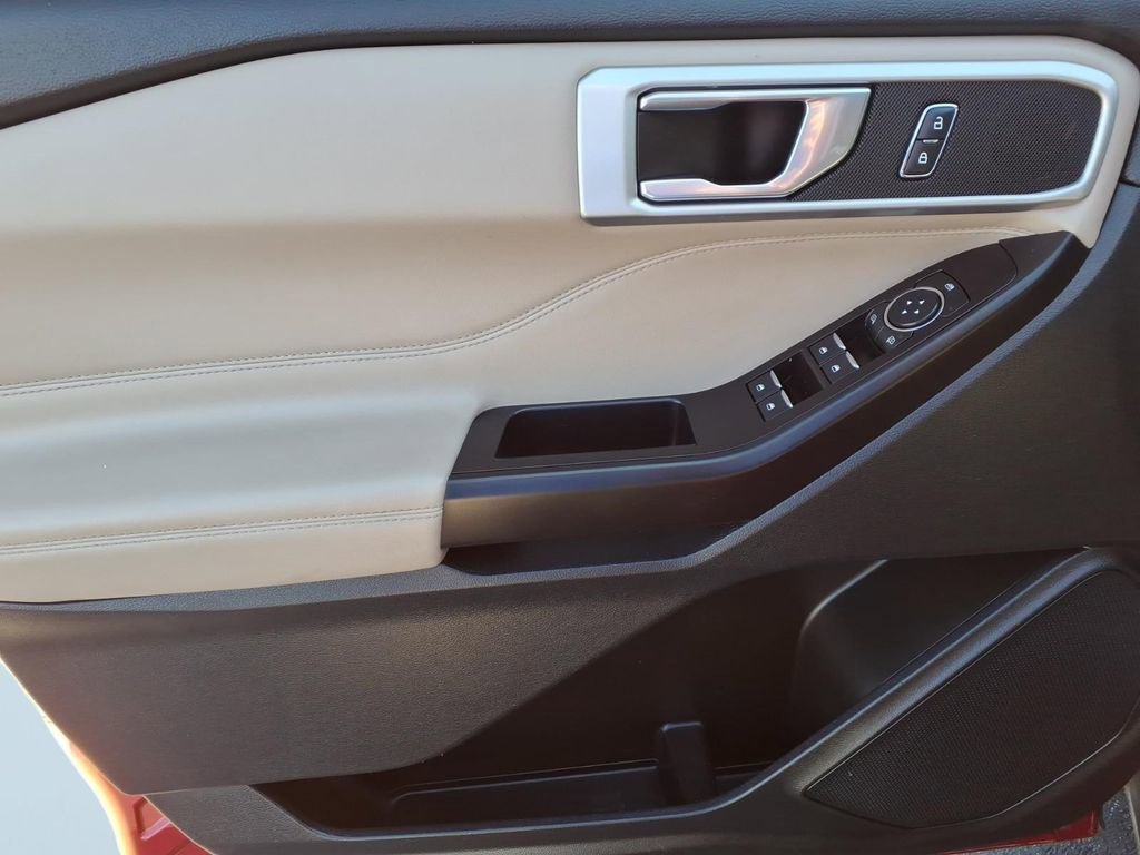 Used 2020 Ford Explorer XLT w/ Equipment Group 202A image 13