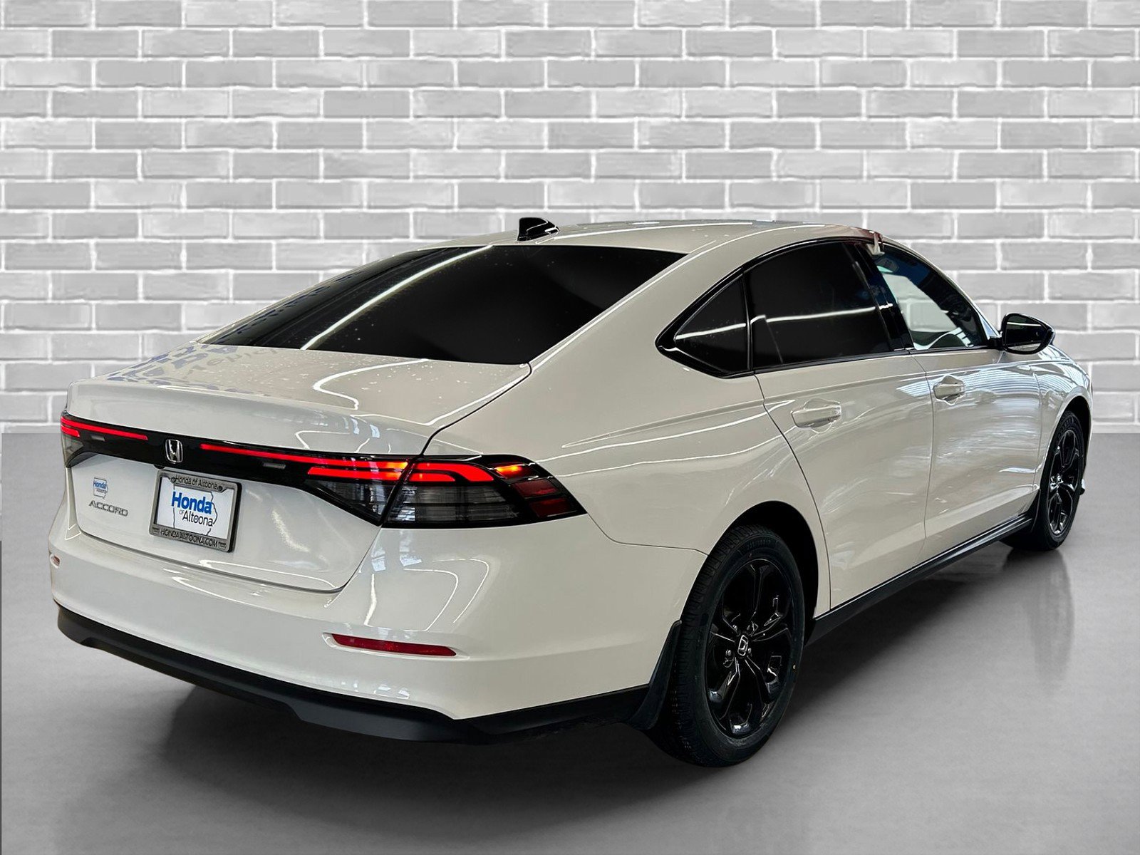 Certified 2025 Honda Accord SE image 5