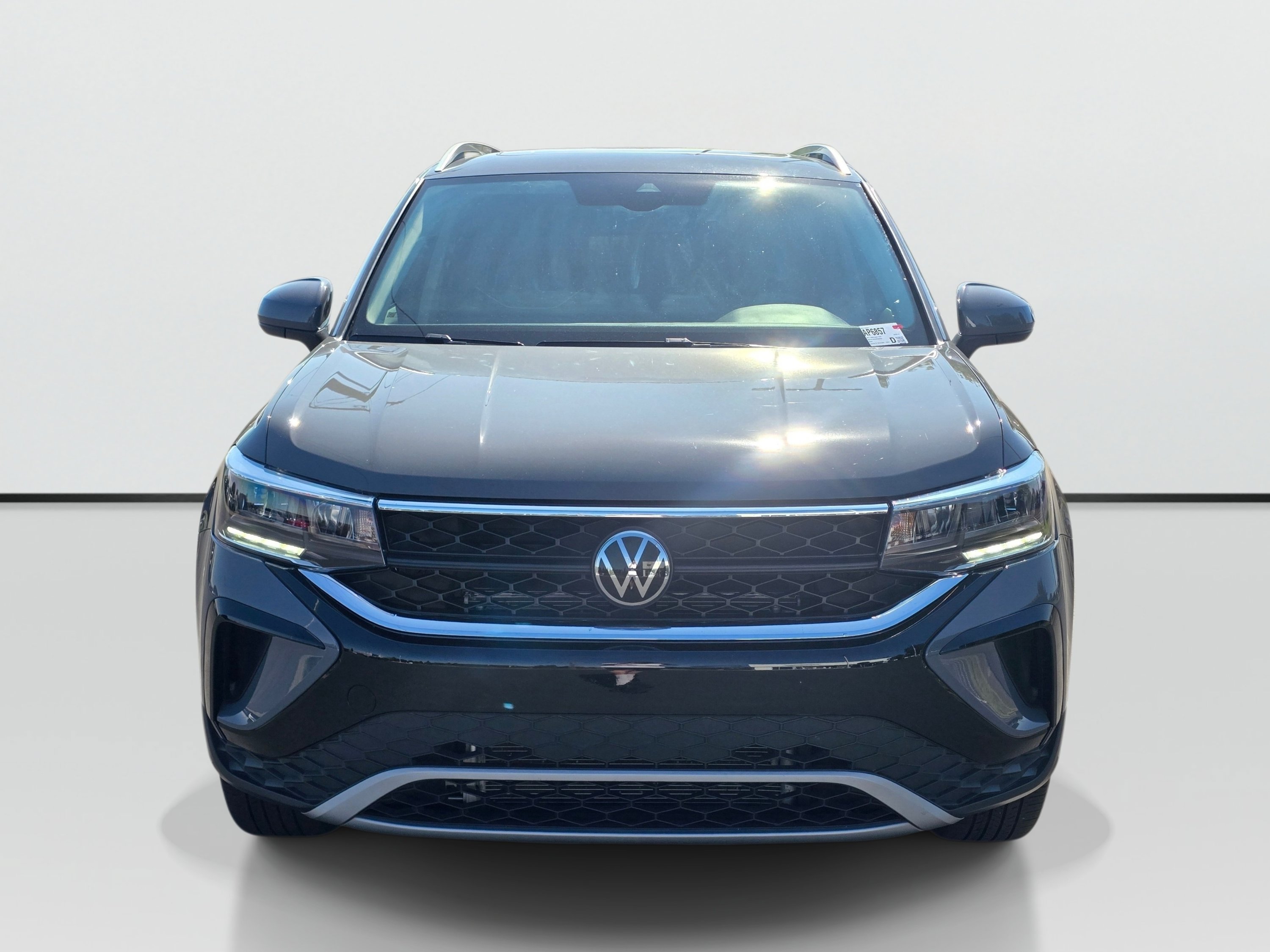 Used 2023 Volkswagen Taos SE AWD/4WD image 8