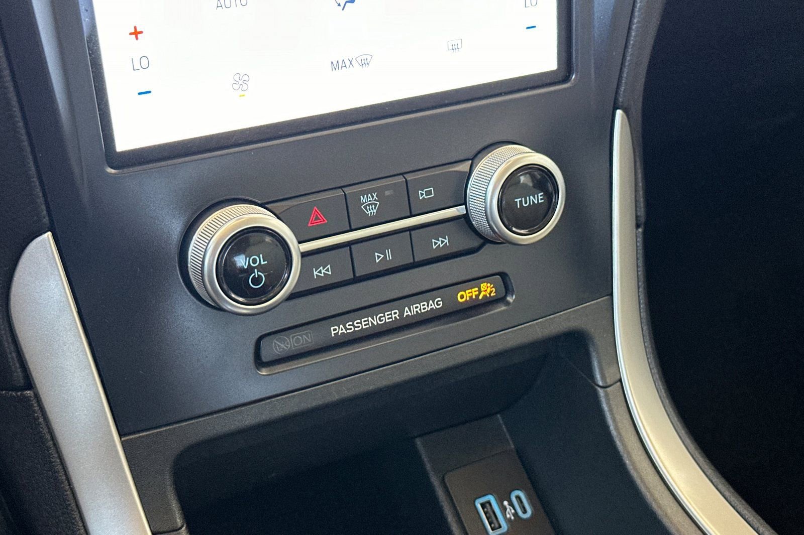 Used 2024 Ford Edge SE image 20