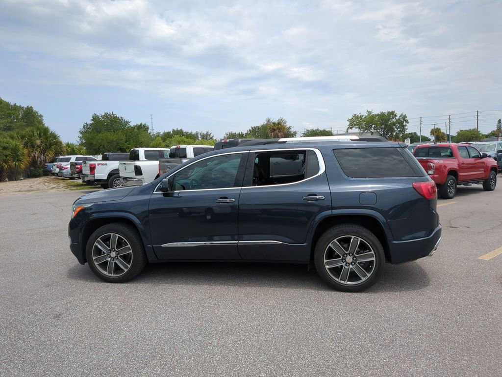 Used 2018 GMC Acadia Denali w/ Technology Package FWD image 4