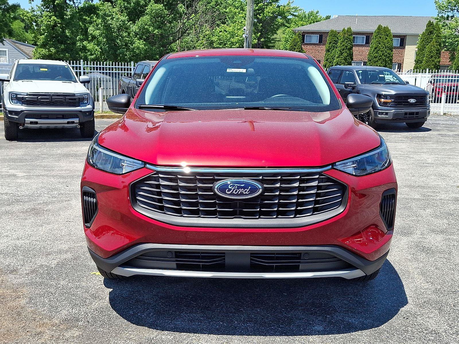 Used 2026 Ford Escape Active w/ Cold Weather Package AWD/4WD image 2