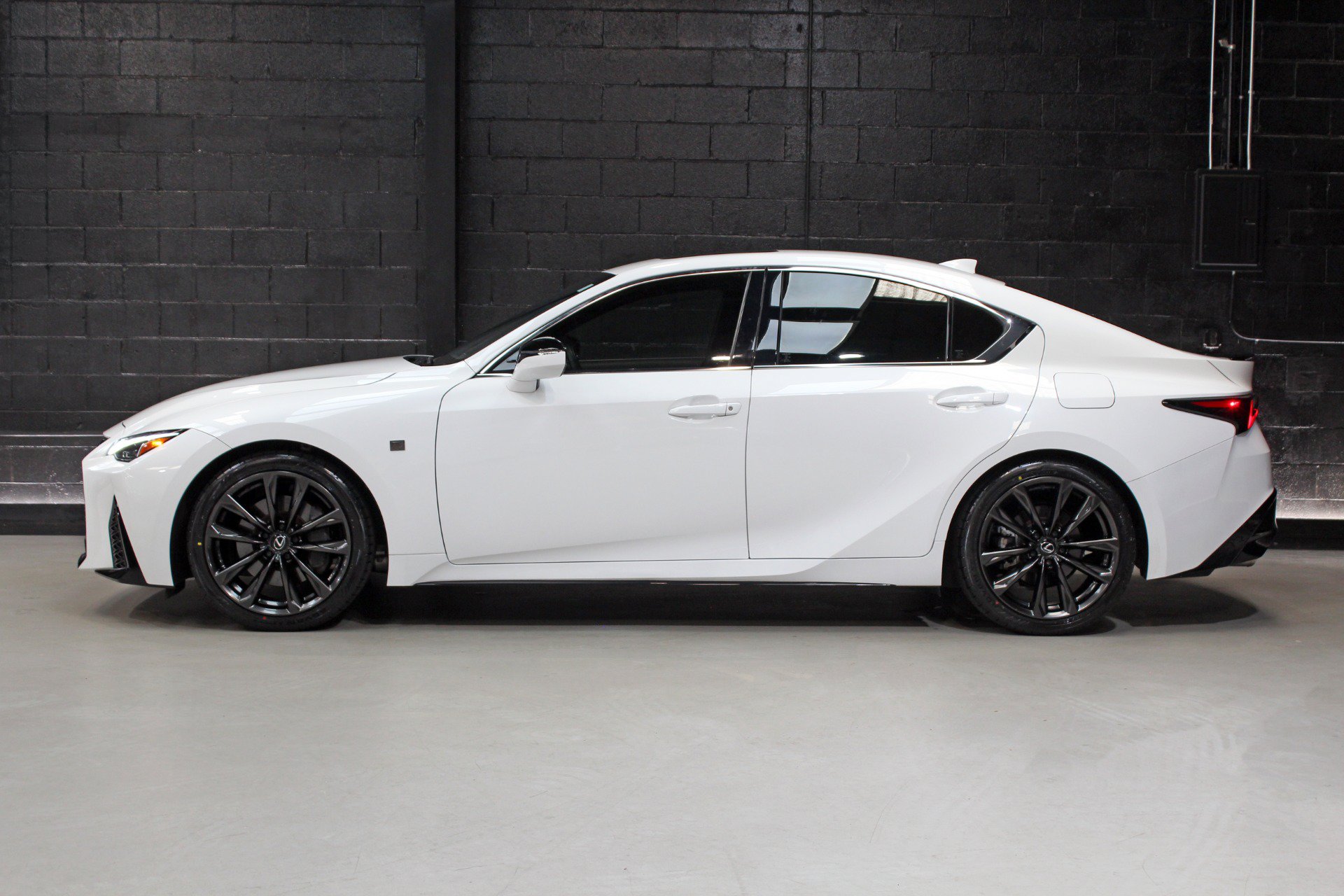 Used 2024 Lexus IS 350 F Sport RWD image 3