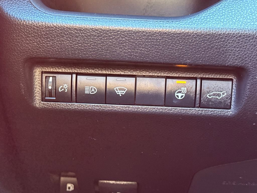 Used 2021 Toyota RAV4 SE image 34