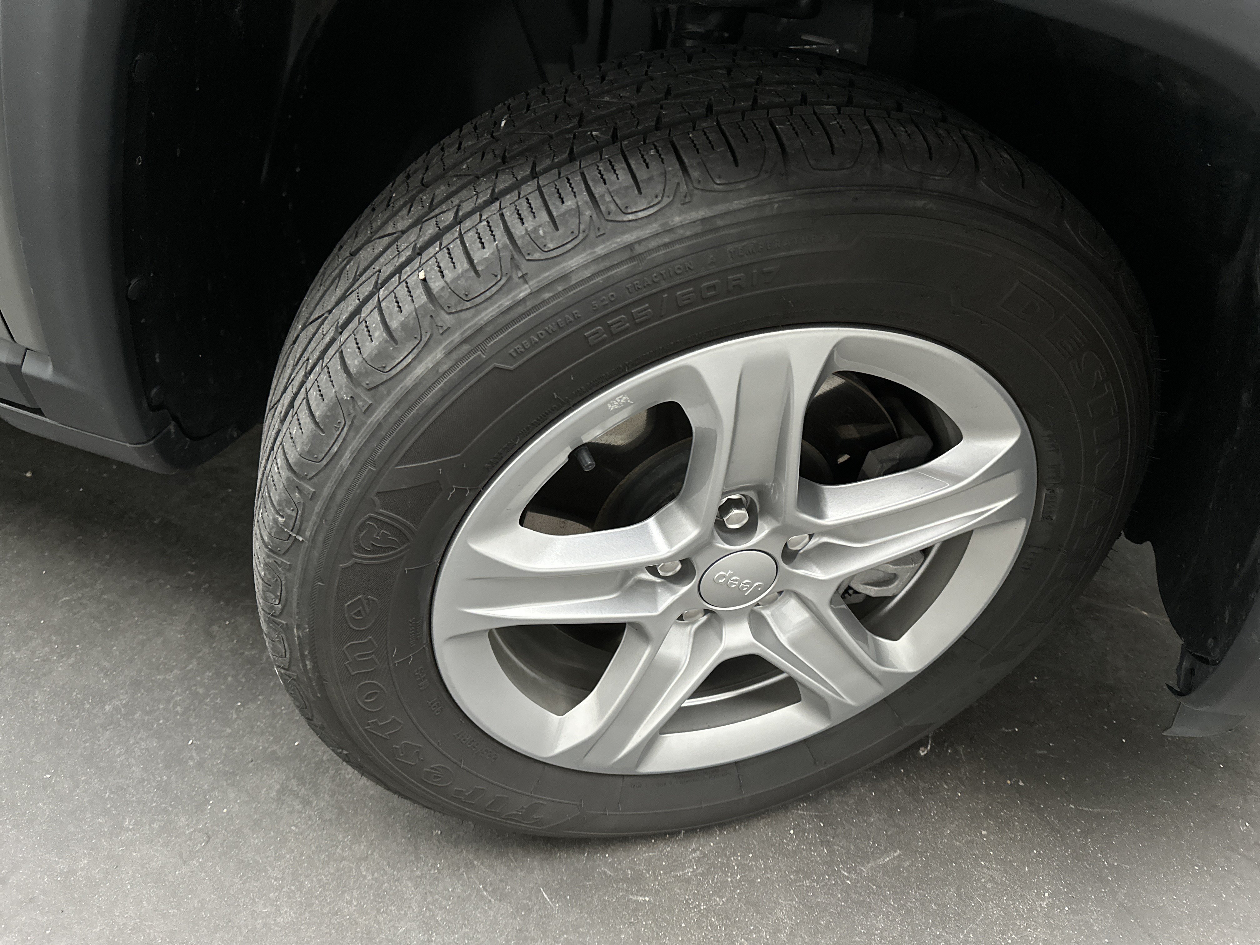 Used 2023 Jeep Compass Latitude AWD/4WD image 11