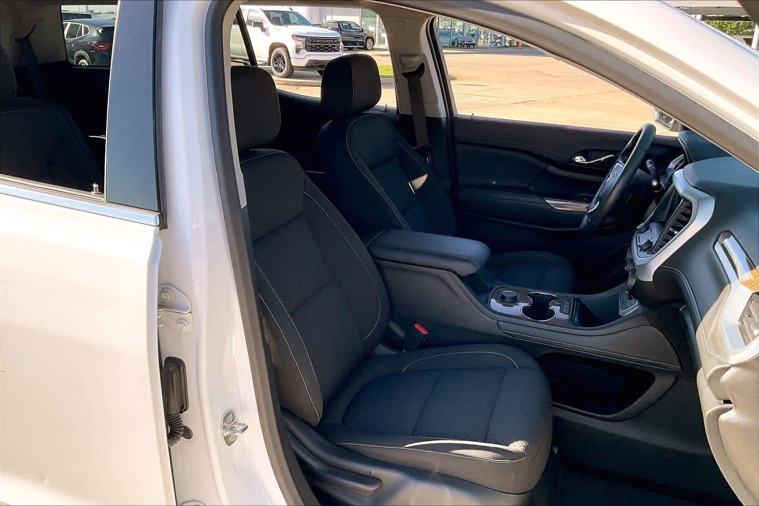 Used 2023 GMC Acadia SLE FWD image 10