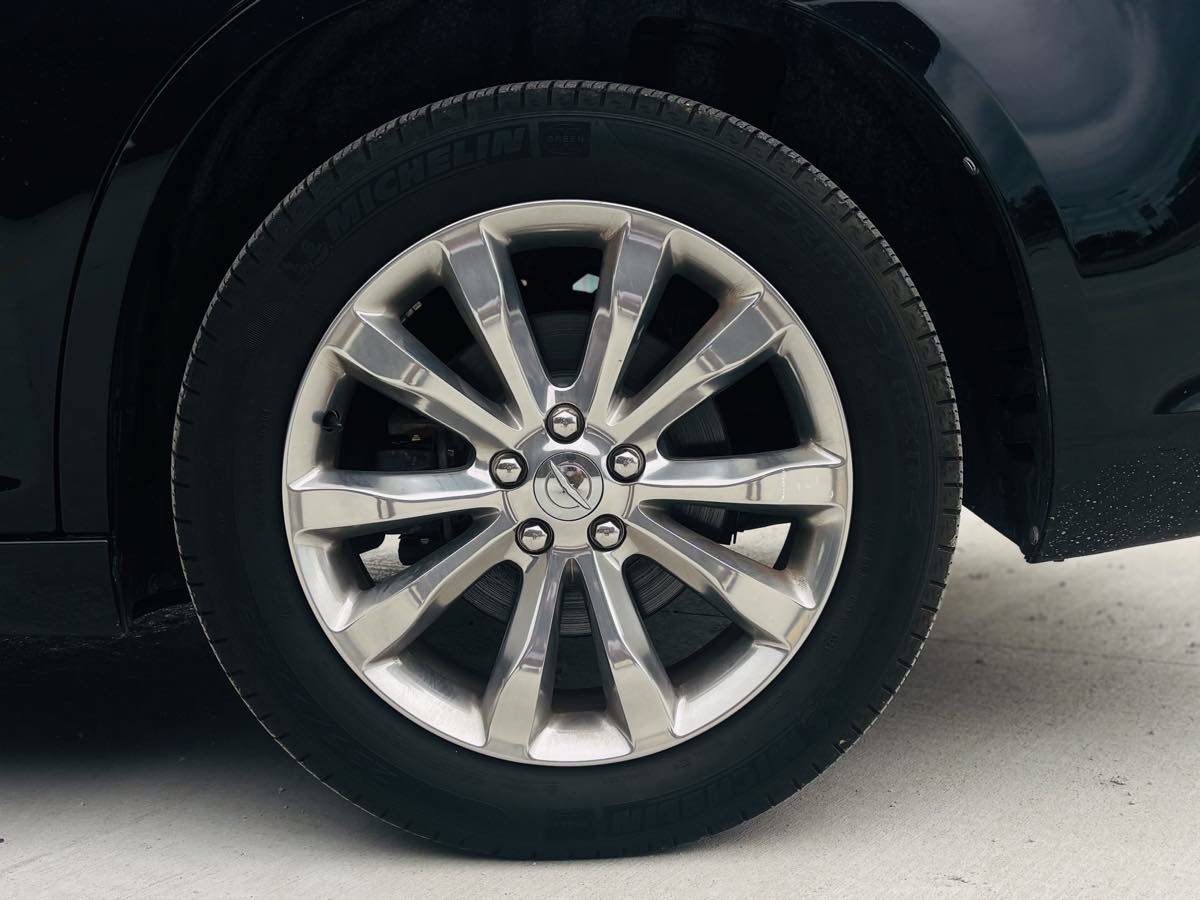 Used 2014 Chrysler 300 AWD image 27