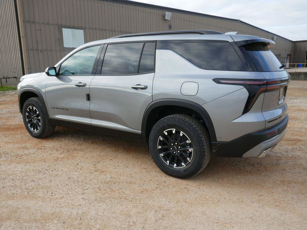 New 2026 Chevrolet Traverse Z71 w/ Enhanced Driving Package AWD/4WD image 7