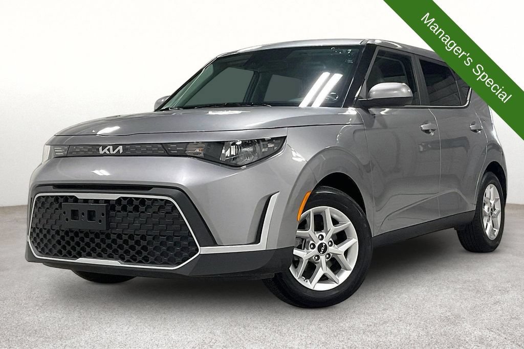 Used 2025 Kia Soul LX w/ LX Technology Package FWD image 14