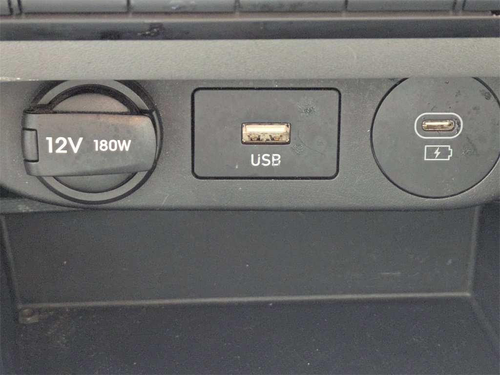 Used 2024 Hyundai Elantra SEL image 23