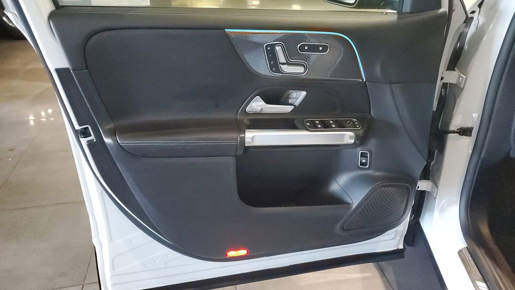 Used 2022 Mercedes-Benz GLB 35 AMG 4MATIC image 22