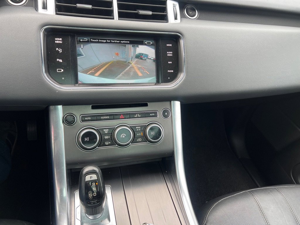 Used 2015 Land Rover Range Rover Sport SE image 21