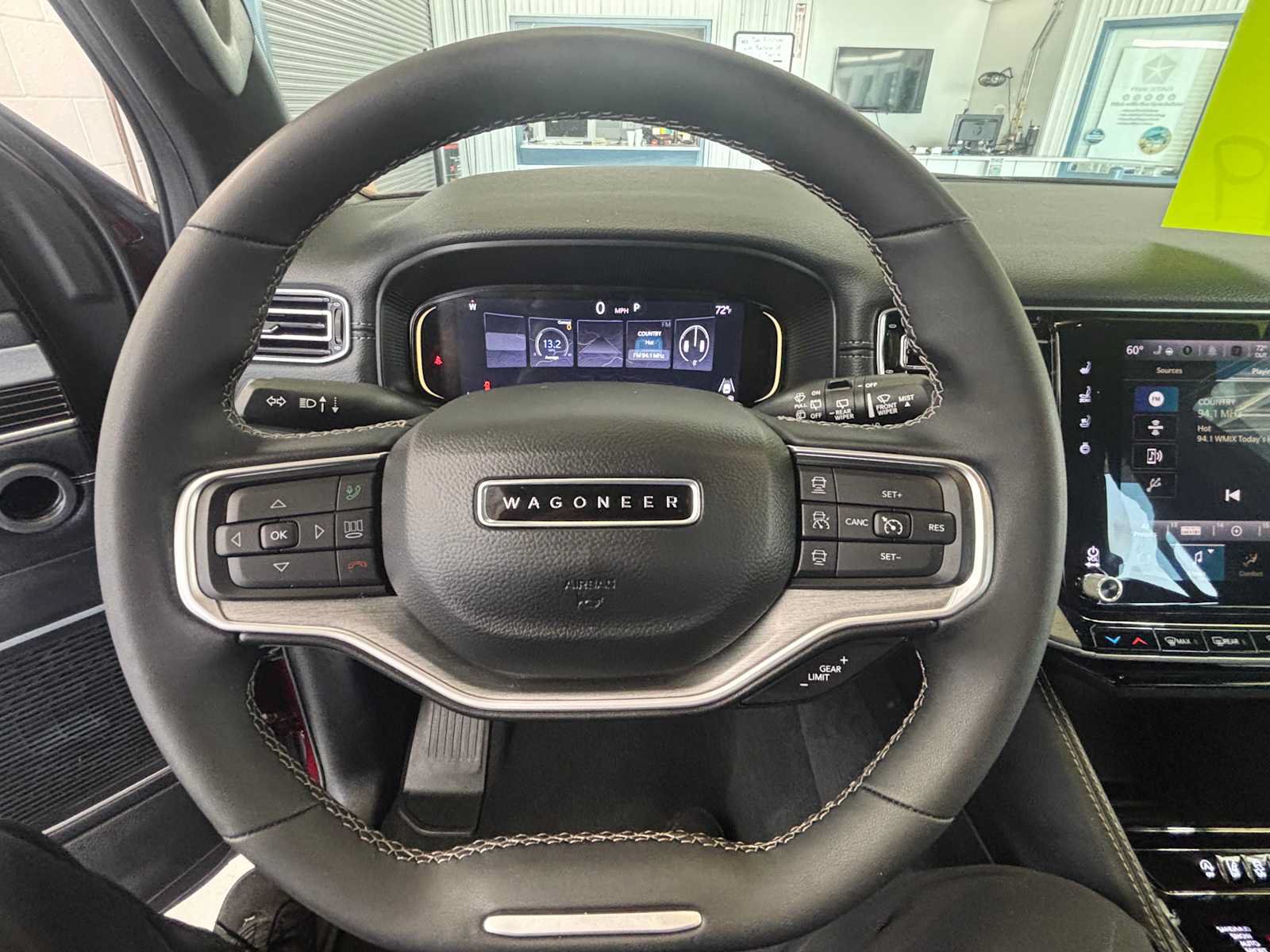 Certified 2025 Jeep Wagoneer Series II AWD/4WD image 15