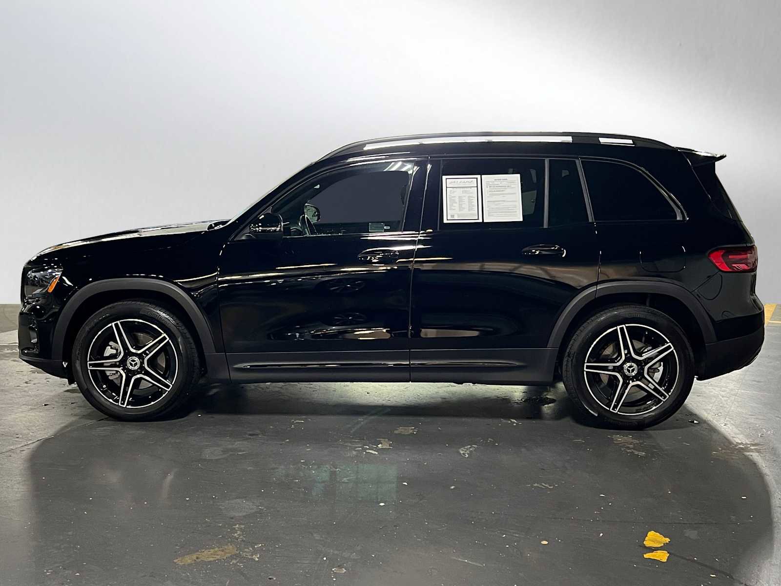 Used 2026 Mercedes-Benz GLB 250 4MATIC image 6