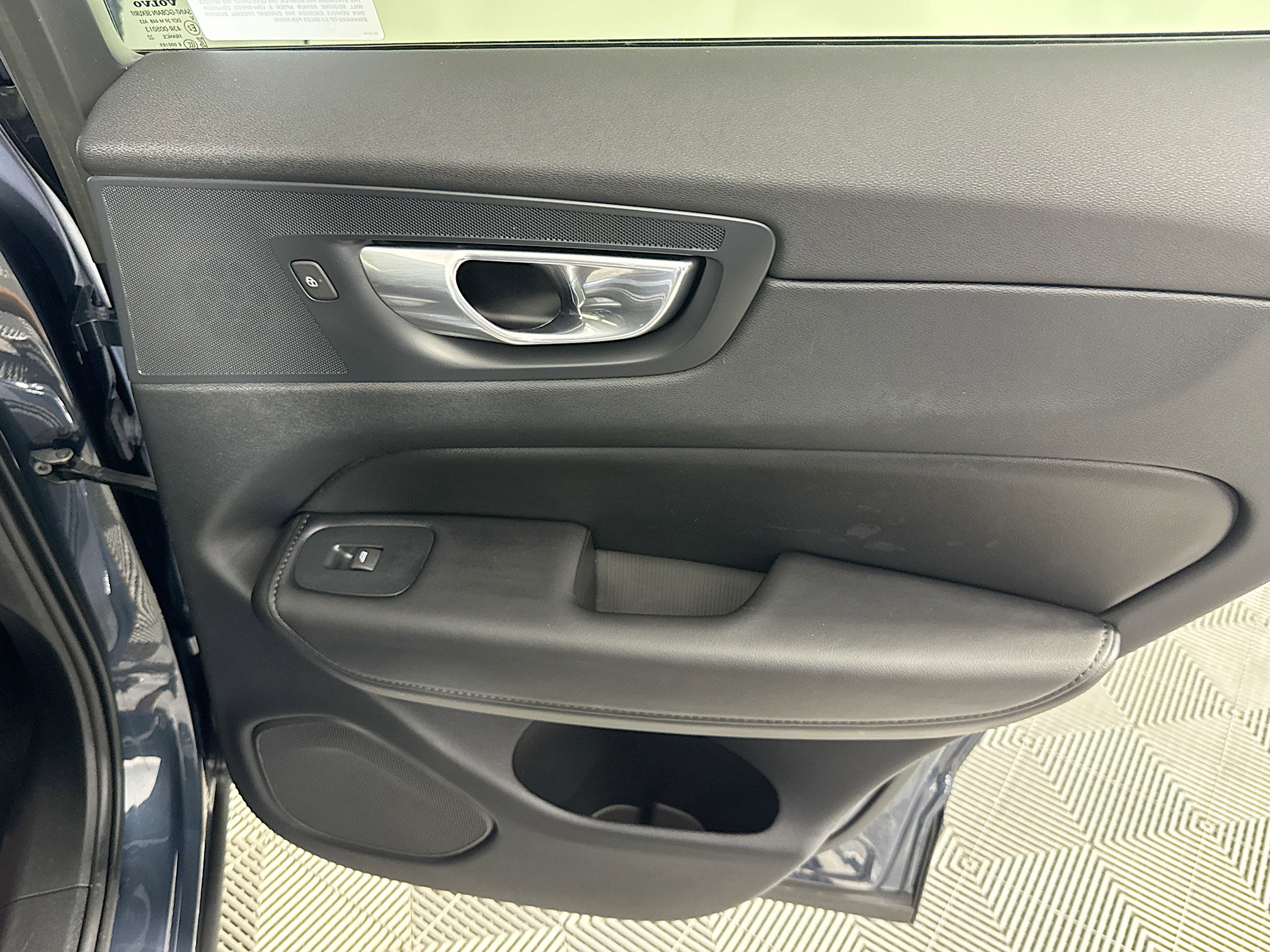 Used 2023 Volvo XC60 B5 Plus w/ Climate Package image 27