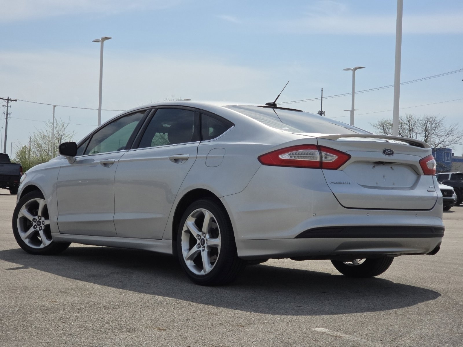 Used 2016 Ford Fusion SE image 13
