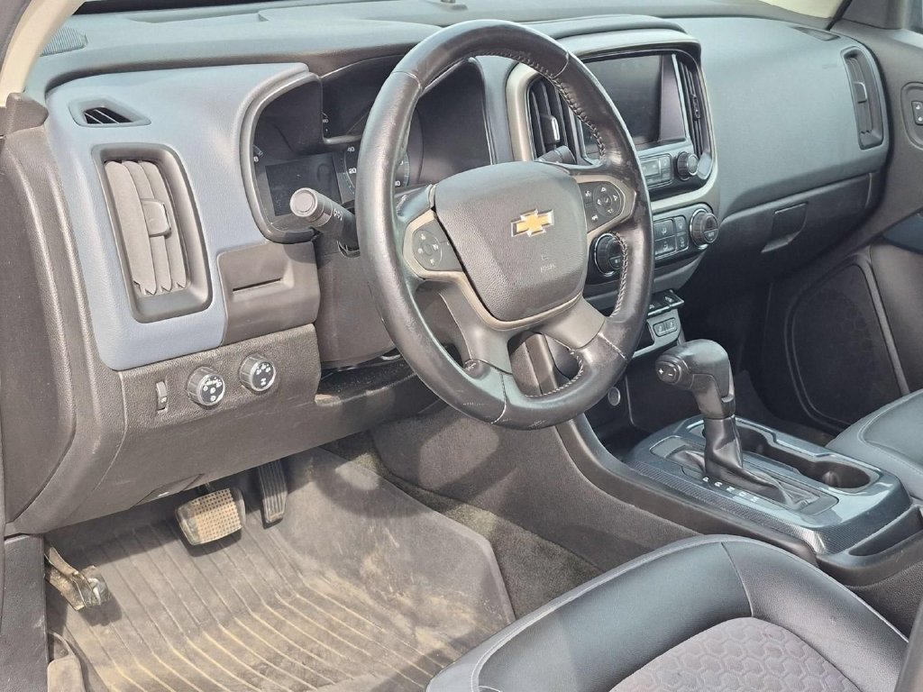 Used 2016 Chevrolet Colorado Z71 w/ Z71 Midnight Edition AWD/4WD image 11